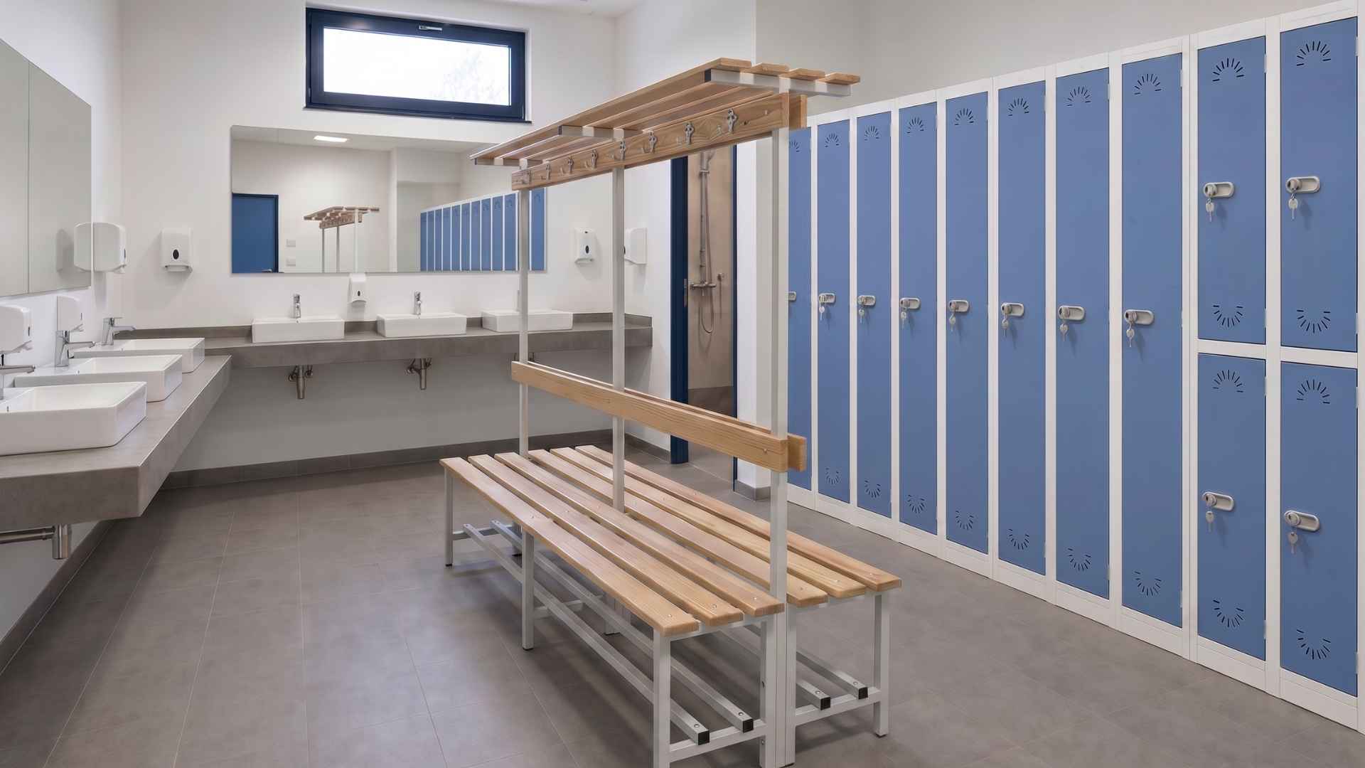 Mobiliario imprescindible en vestuarios de gimnasios